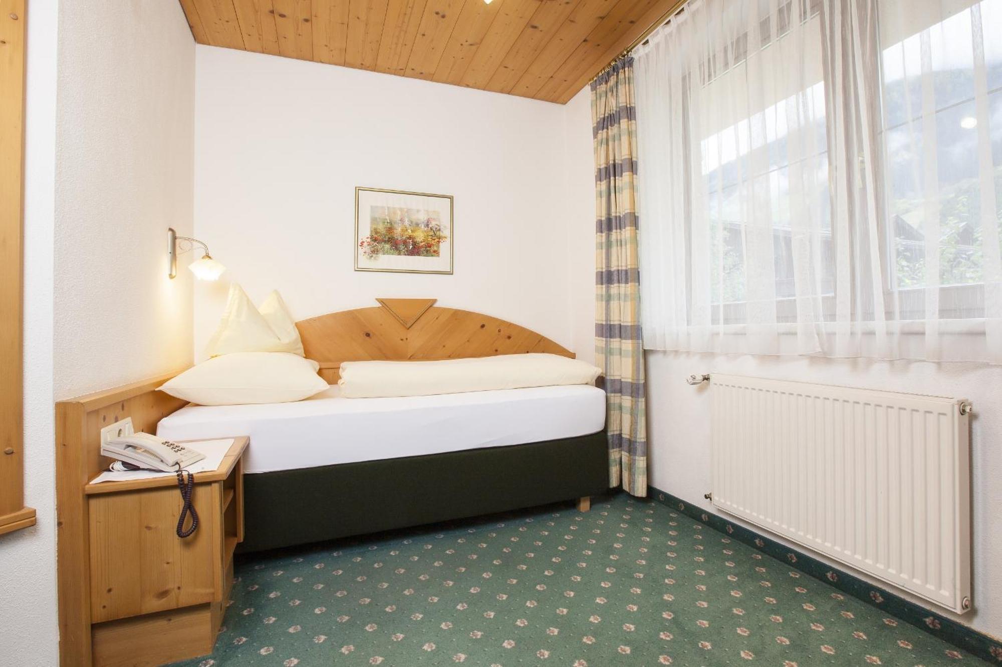 Hotel&Appartements Alpenresidenz Viktoria Neustift im Stubaital Zimmer foto